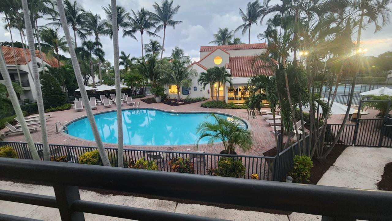 Dharma Home Suites Dania Beach At Sheridan Ocean Club Exteriör bild