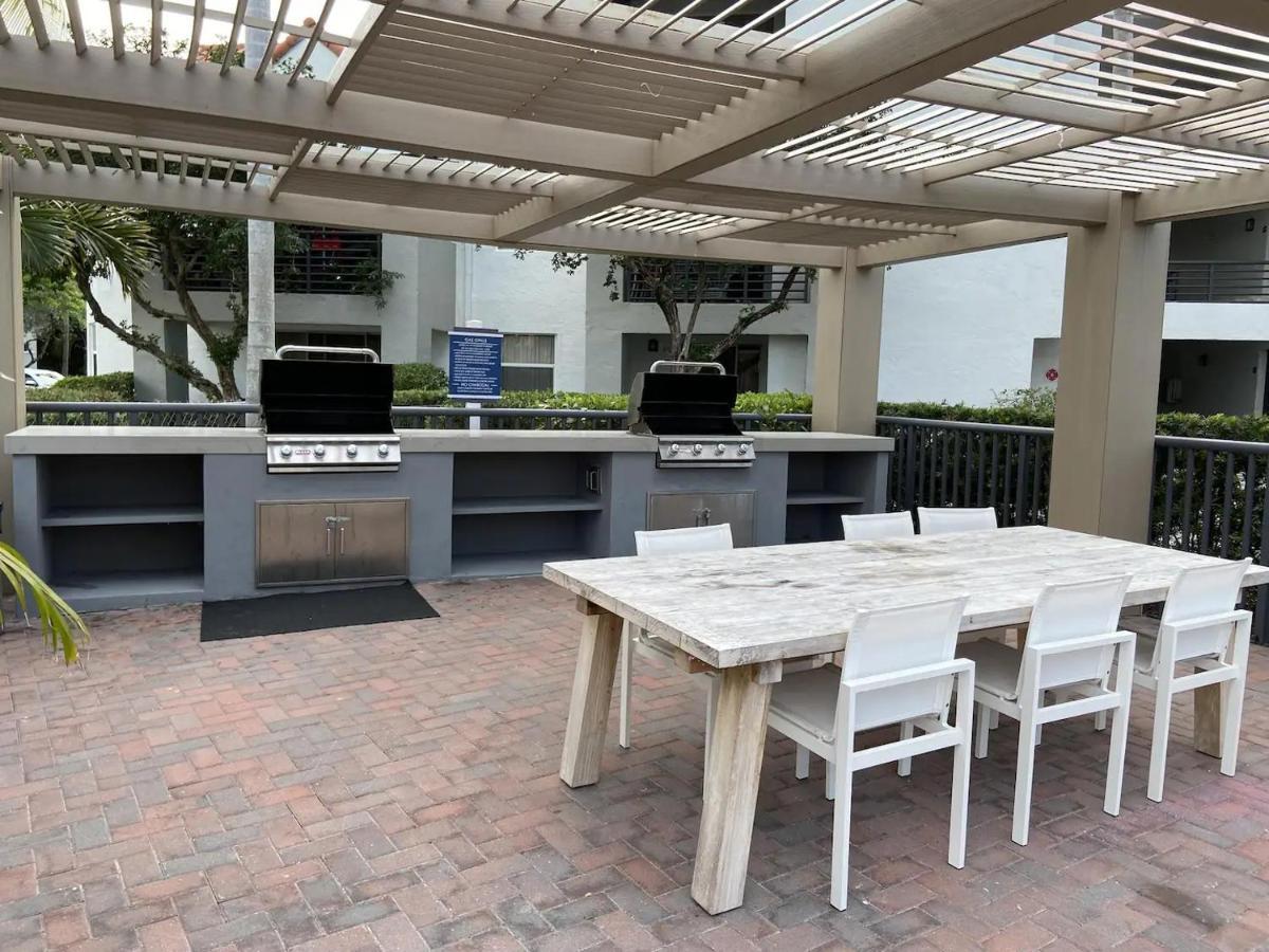 Dharma Home Suites Dania Beach At Sheridan Ocean Club Exteriör bild