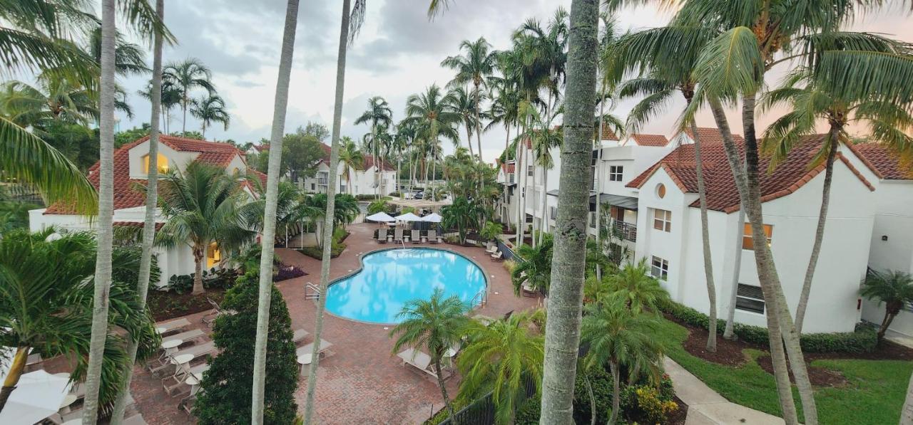 Dharma Home Suites Dania Beach At Sheridan Ocean Club Exteriör bild